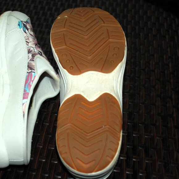 NWOT Easy Spirit Spring Print Clogs/Mules - Picture 5 of 5